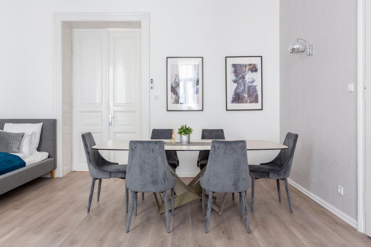 Exclusive Downtown Apartment In The Heart Of Budapest Exterior photo