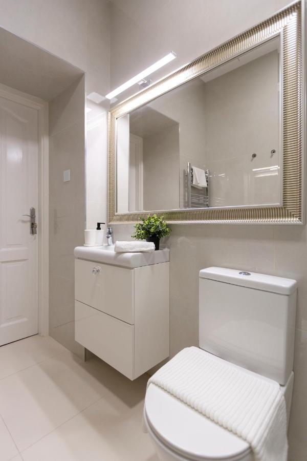 Exclusive Downtown Apartment In The Heart Of Budapest Exterior photo